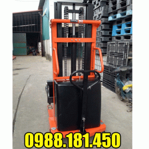 xe nâng bán tự động 2 tấn 2m