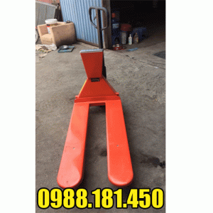 Xe nâng tay gắn cân 3 tấn
