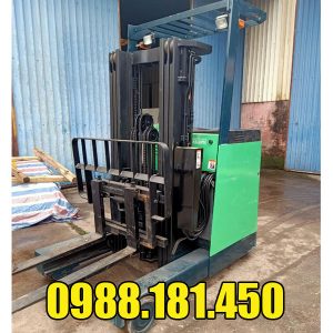 Xe nâng điện cũ đứng lái 1.8 tấn 4.5m Toyota chui container
